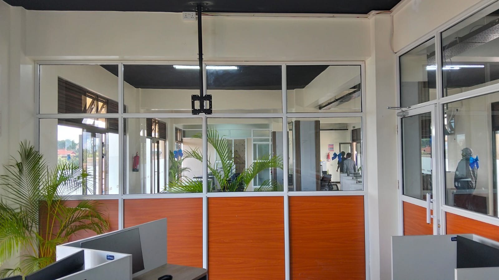 Aluminium board & glass partition installation