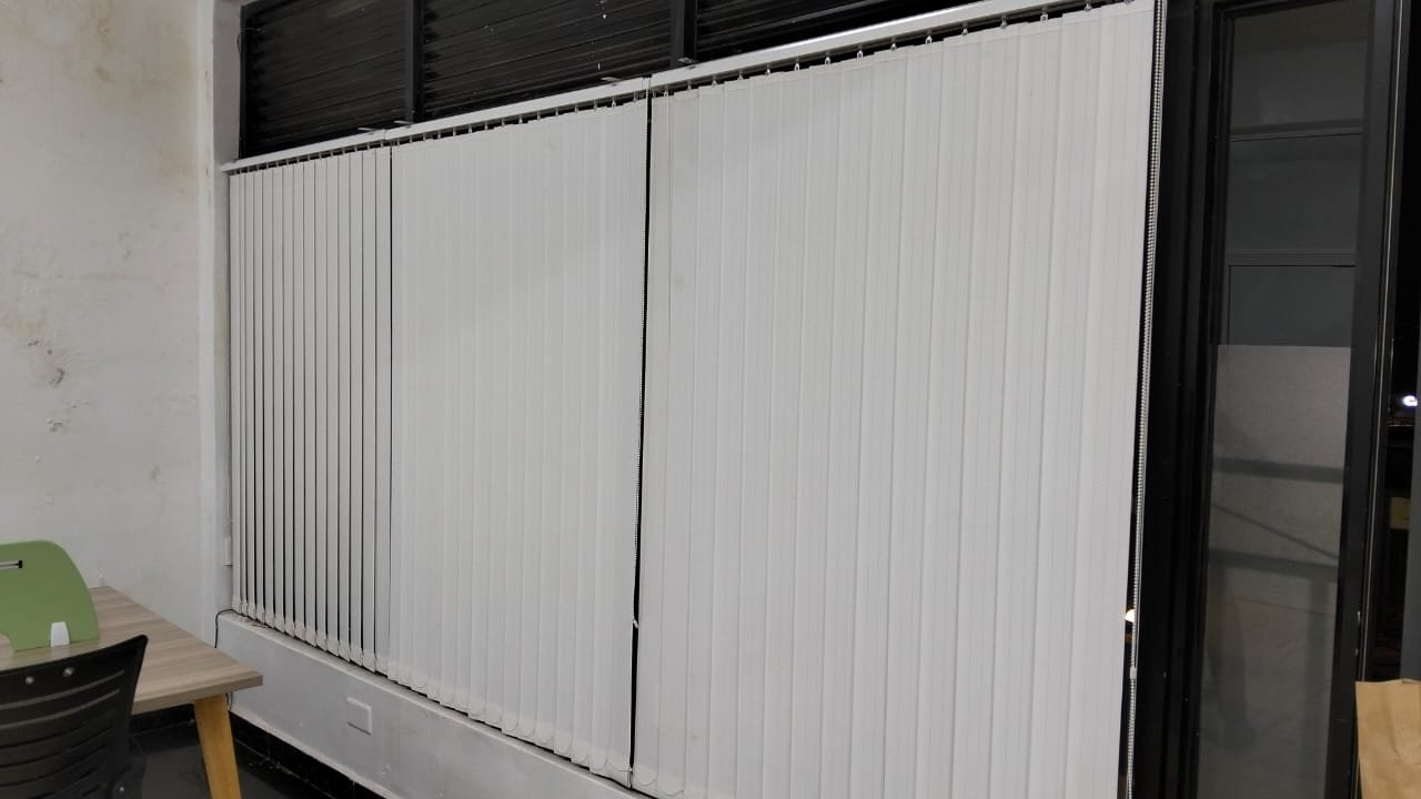 Window blinds - white