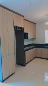 Wall cabinets and storage layout in modern kitchen