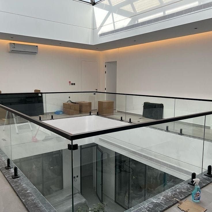 Balcony Glass Enclosure Fabricators