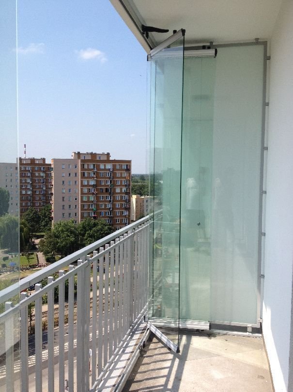 Balcony Glass Enclosure Fabricators